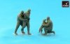 Armory Models F7224b RAF WWII crewman in high altitude outfit – “Friends” 1/72